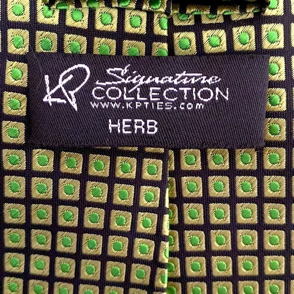 NWT KP Signature Collection Mens Tie Green grid pattern office dressy career - Picture 4 of 4